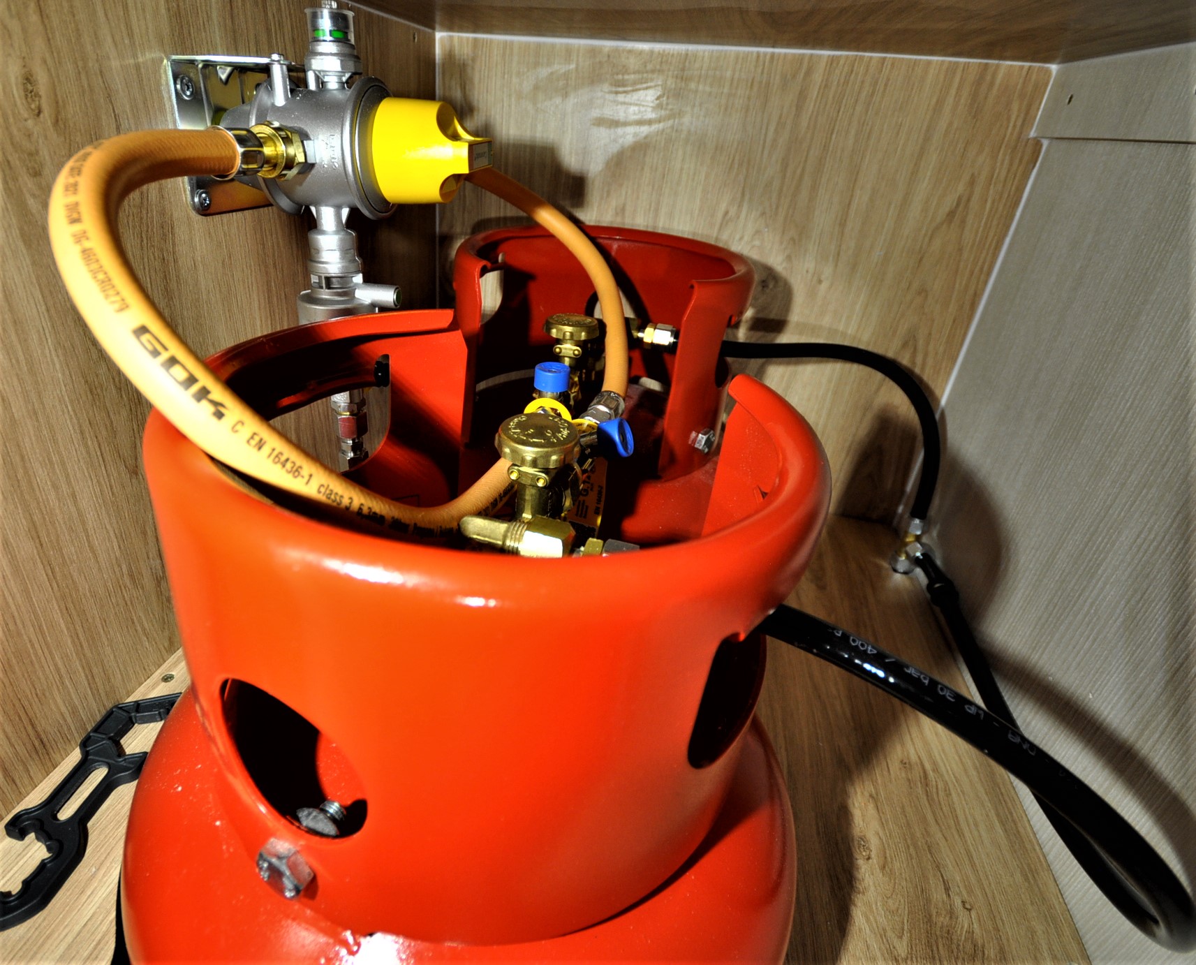 Zbiornik LPG 11kg - montaż Allcamp